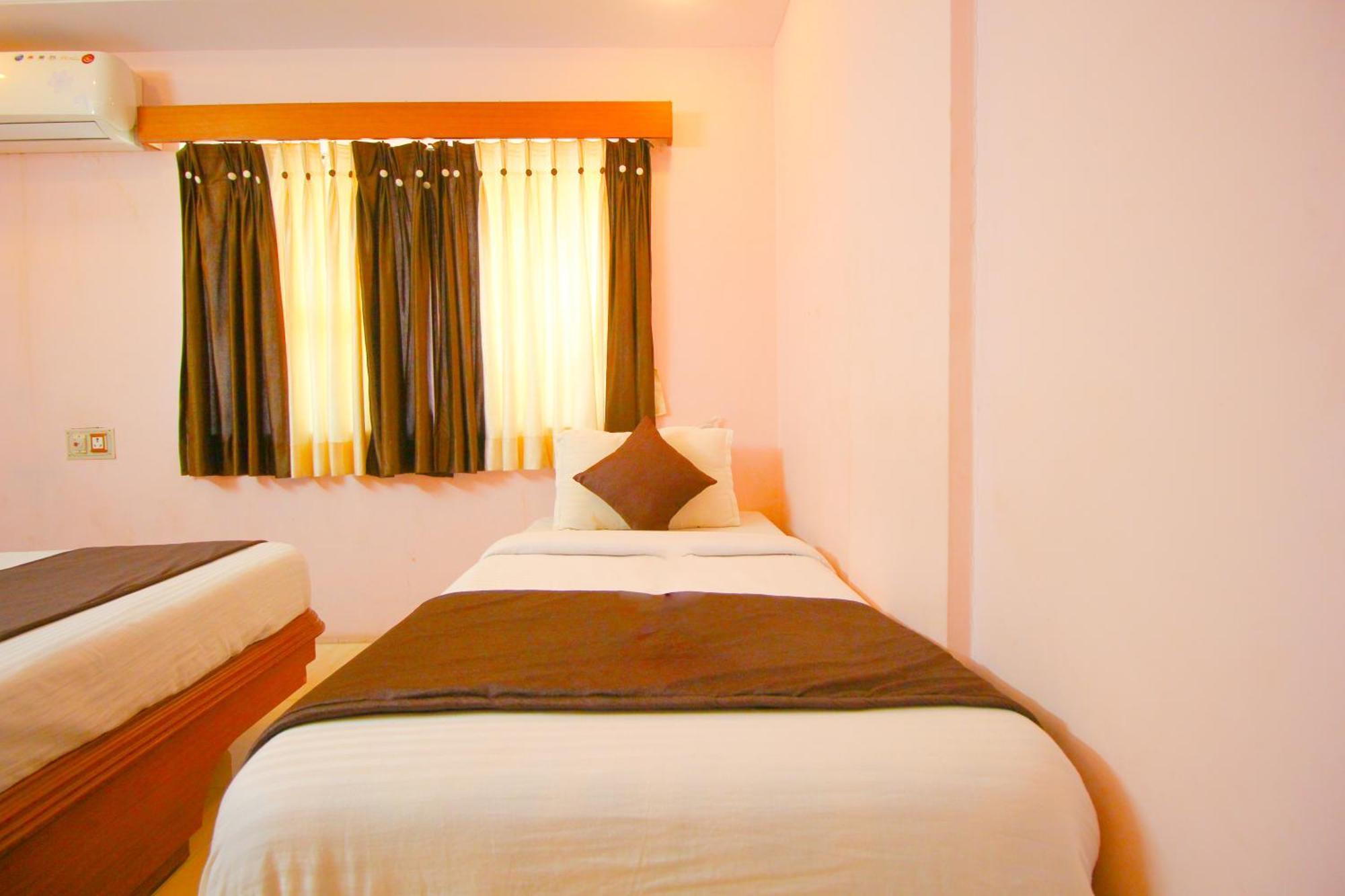 Hotel Upasana Rajkot Εξωτερικό φωτογραφία