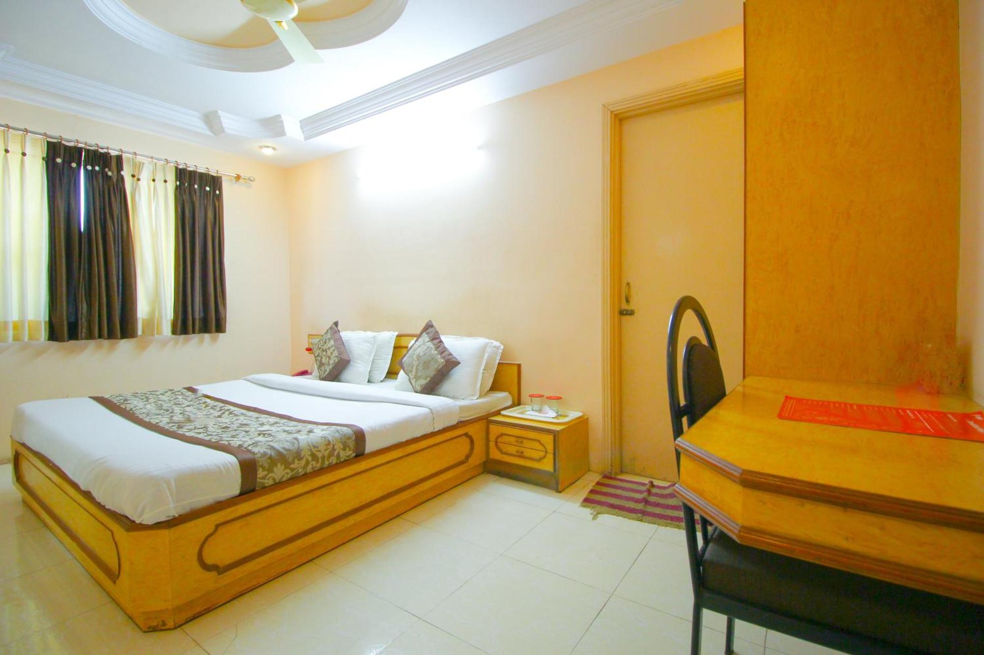 Hotel Upasana Rajkot Εξωτερικό φωτογραφία
