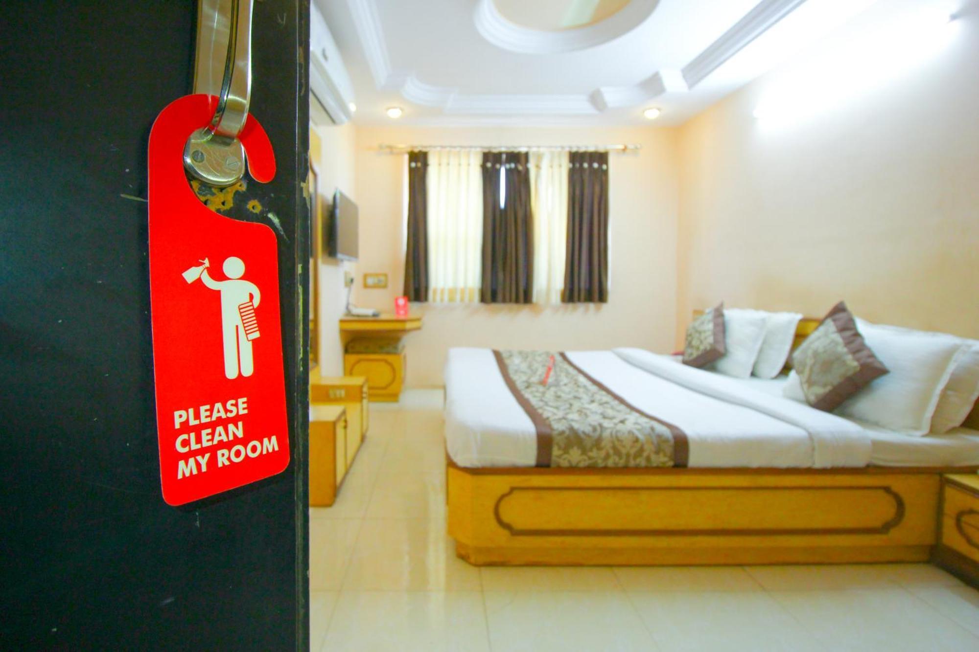 Hotel Upasana Rajkot Εξωτερικό φωτογραφία