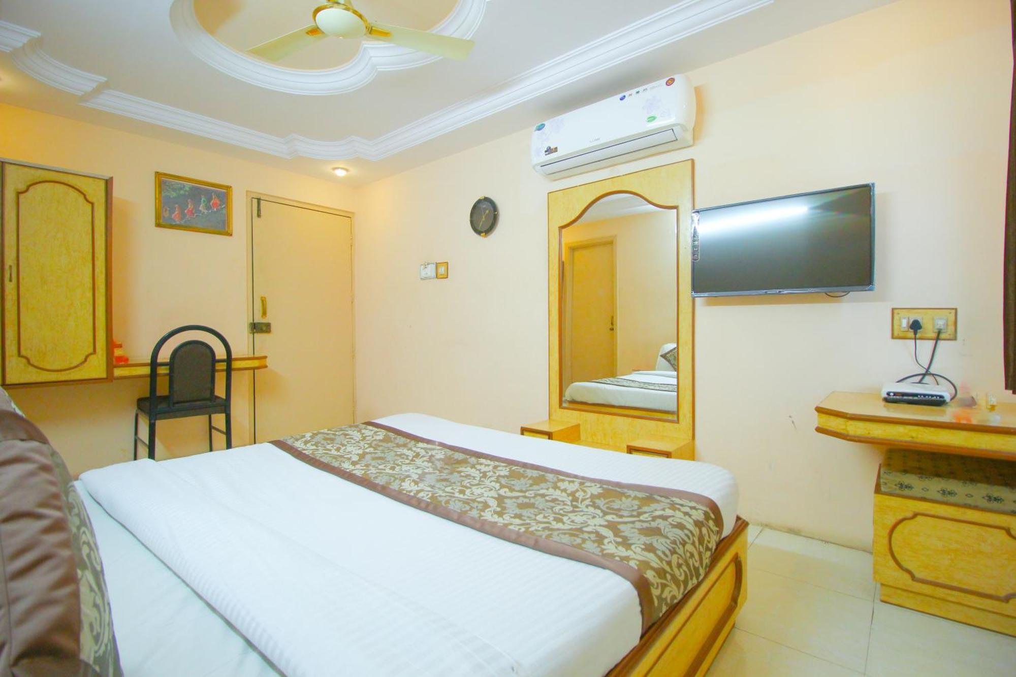 Hotel Upasana Rajkot Εξωτερικό φωτογραφία