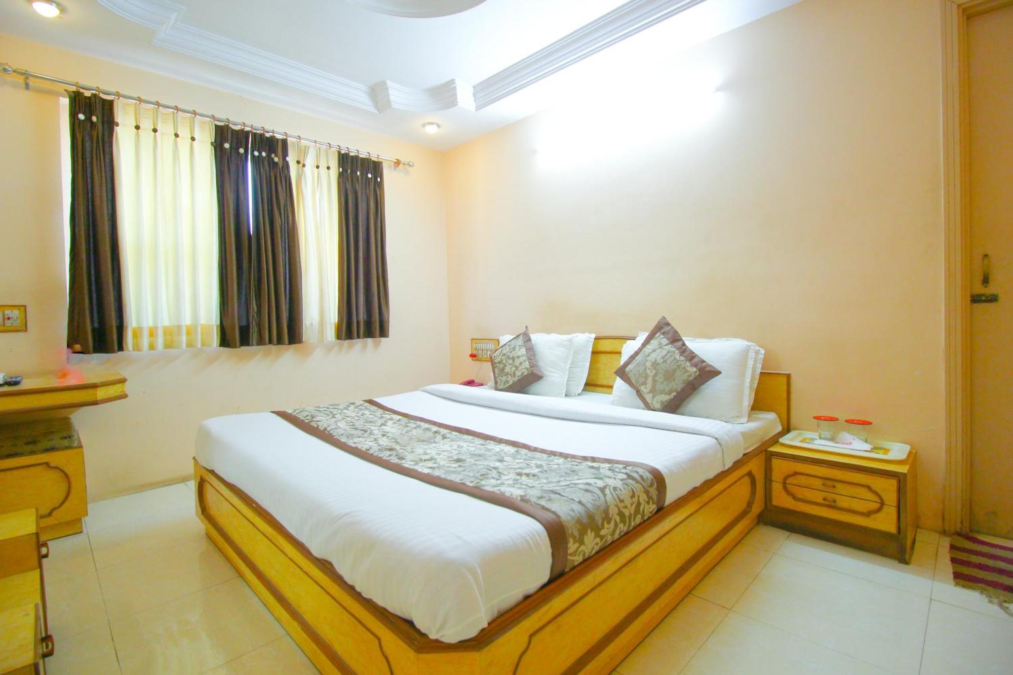 Hotel Upasana Rajkot Εξωτερικό φωτογραφία