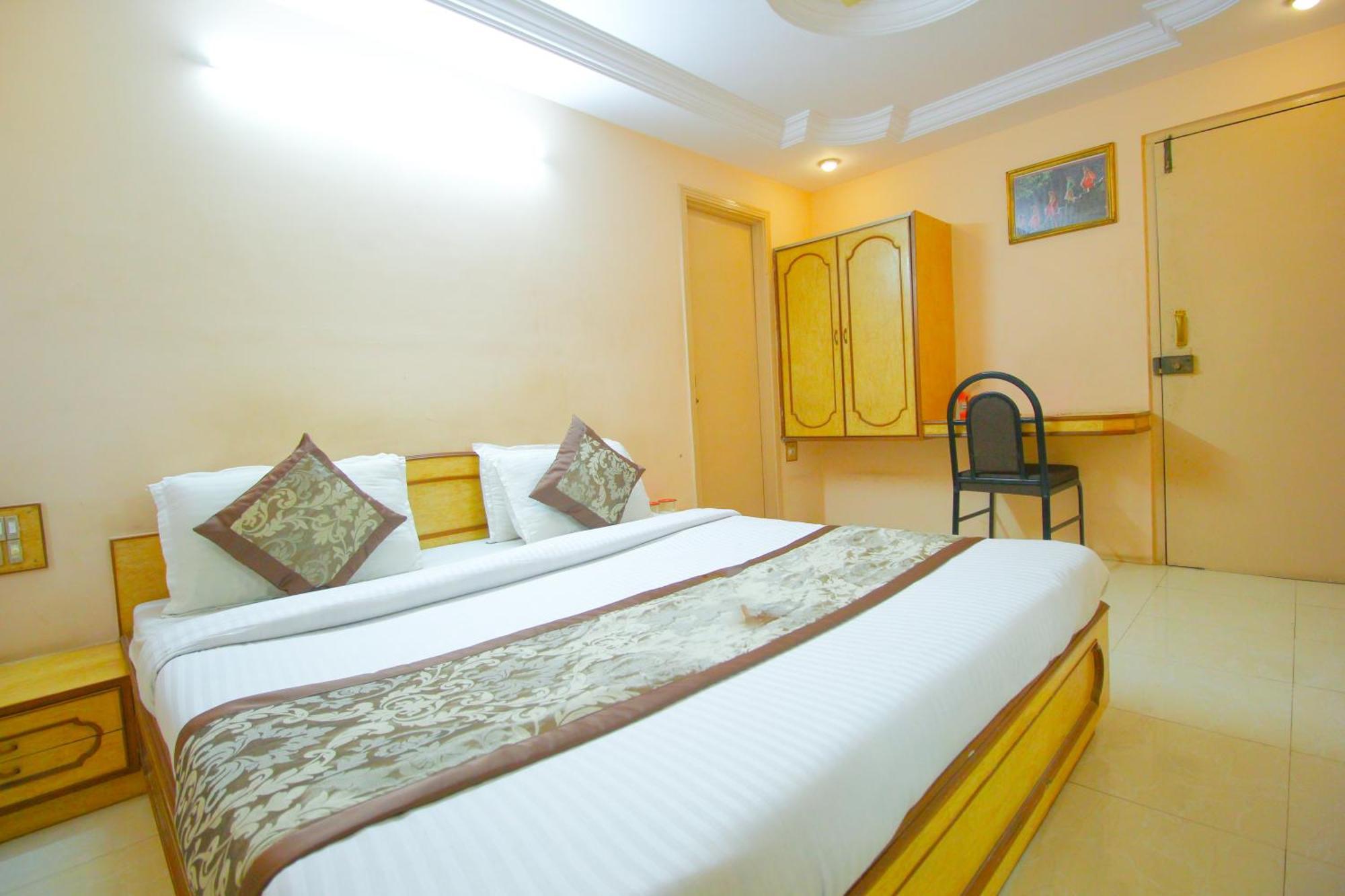 Hotel Upasana Rajkot Εξωτερικό φωτογραφία