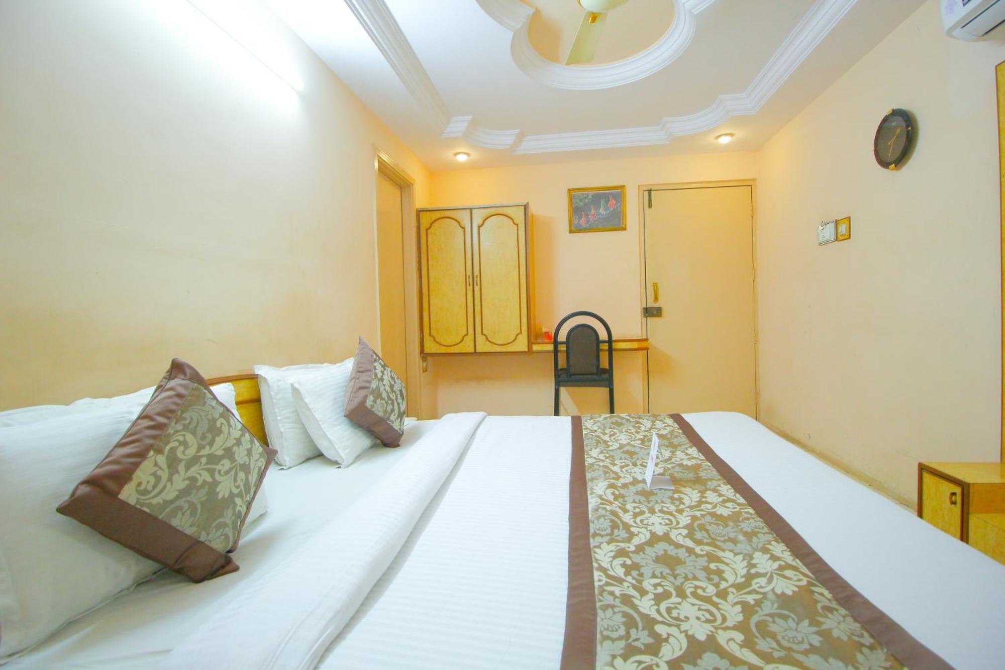 Hotel Upasana Rajkot Εξωτερικό φωτογραφία