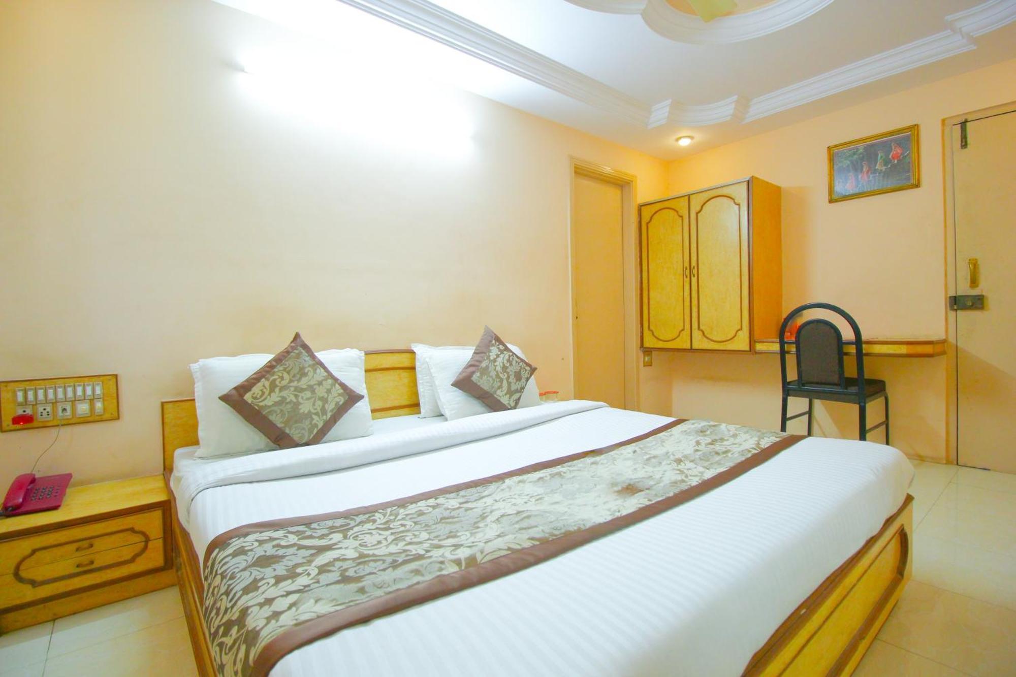 Hotel Upasana Rajkot Εξωτερικό φωτογραφία