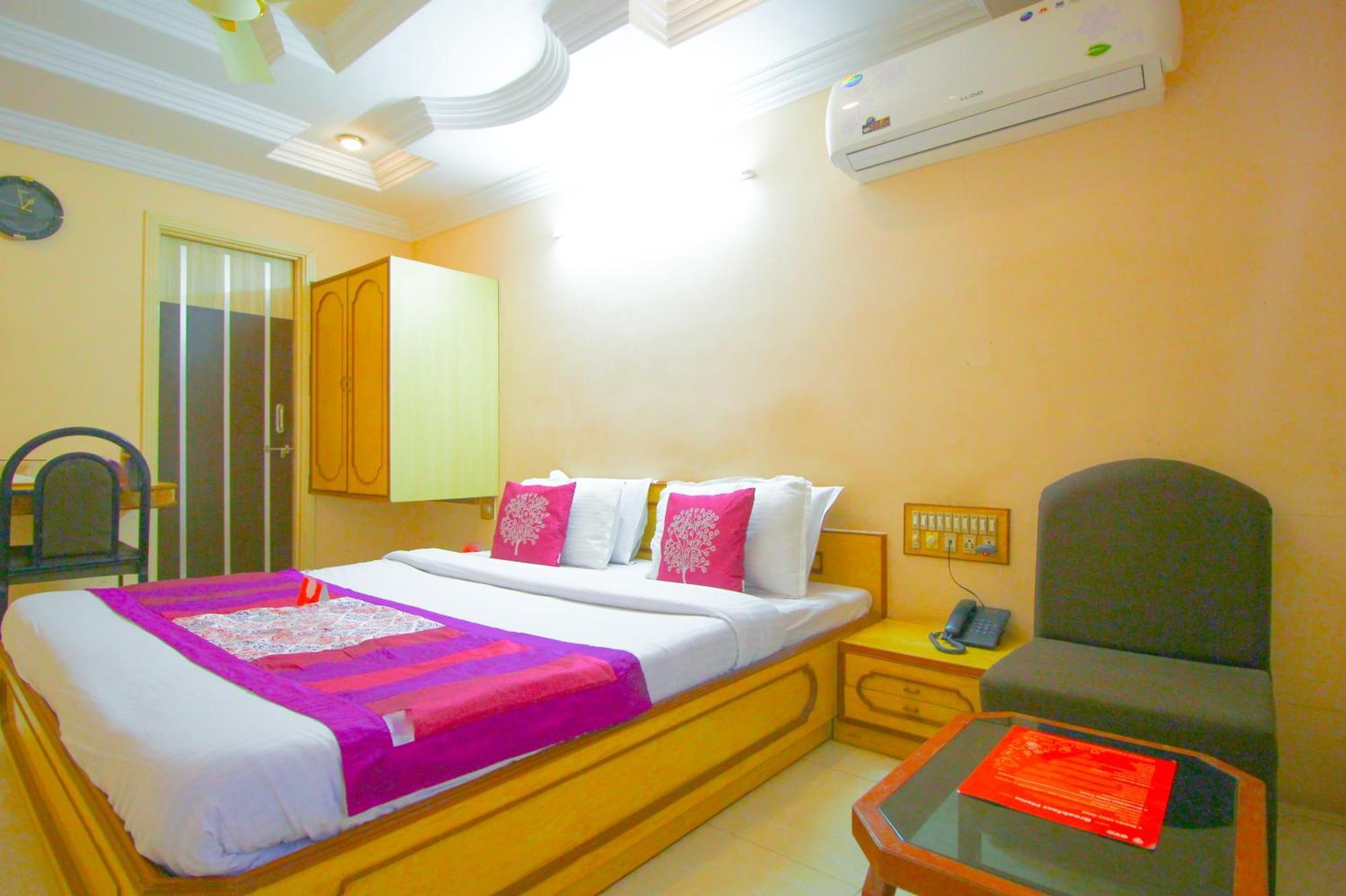 Hotel Upasana Rajkot Εξωτερικό φωτογραφία