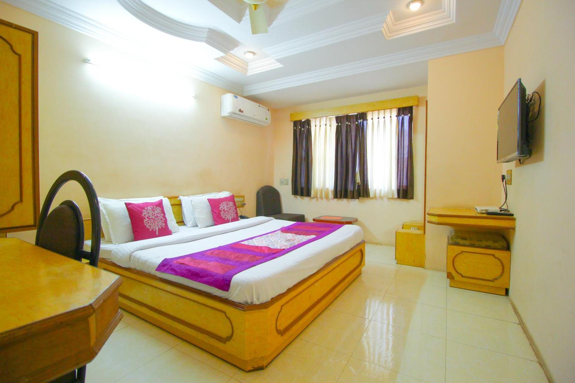 Hotel Upasana Rajkot Εξωτερικό φωτογραφία
