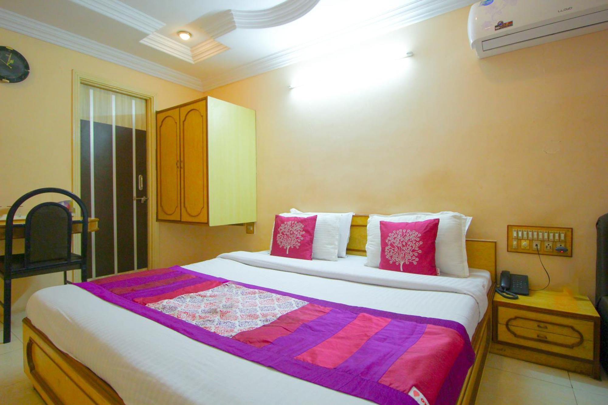 Hotel Upasana Rajkot Εξωτερικό φωτογραφία