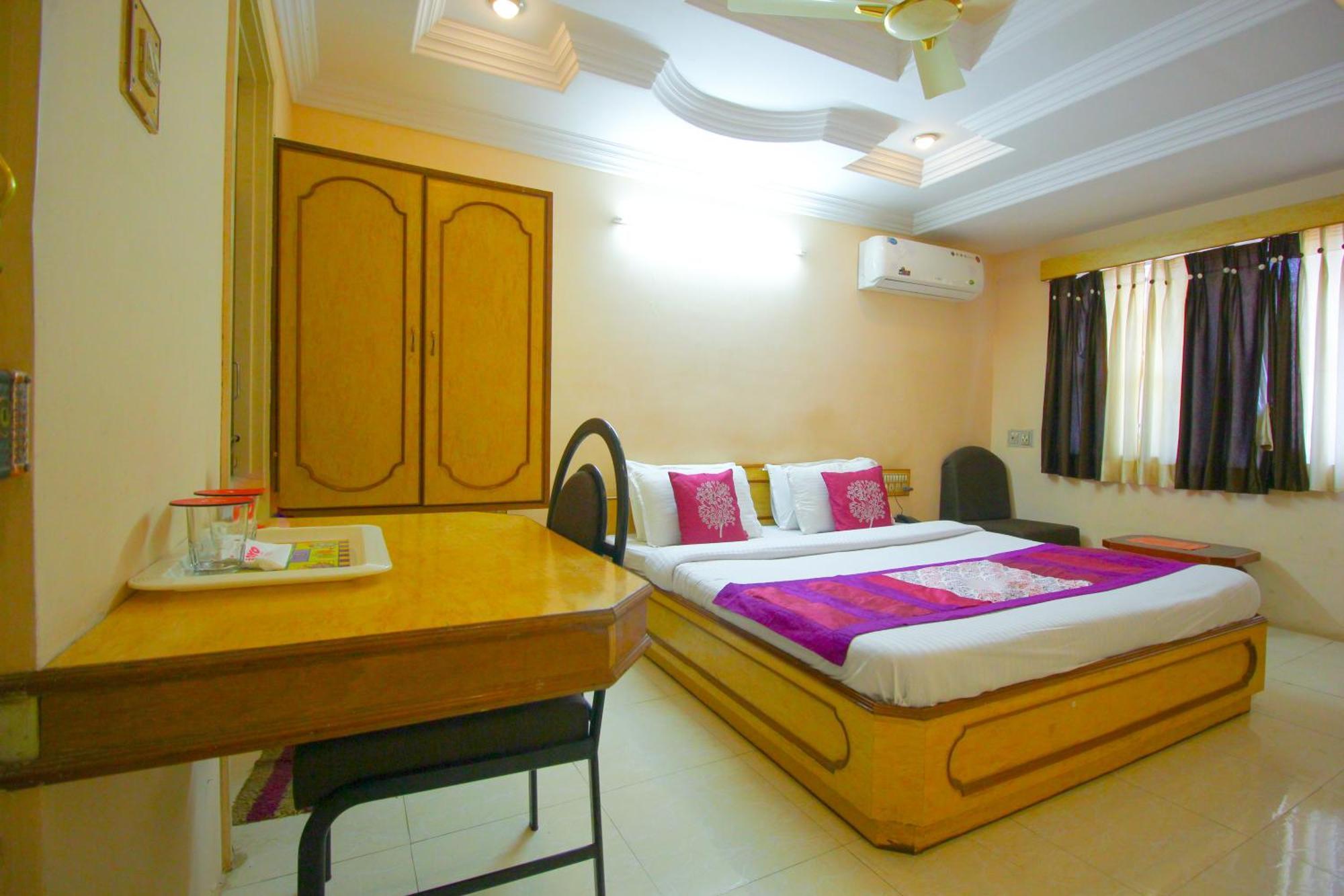Hotel Upasana Rajkot Εξωτερικό φωτογραφία