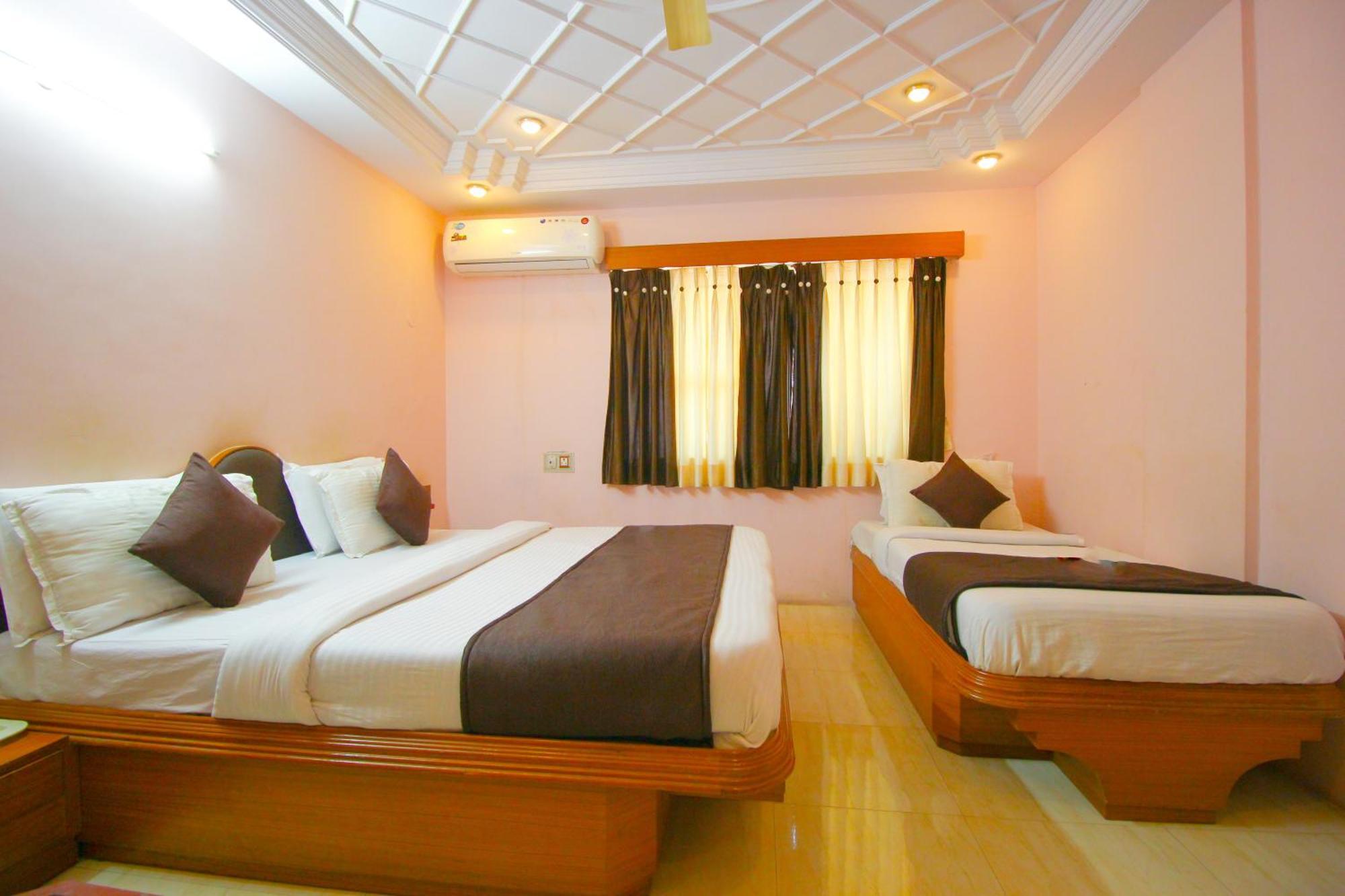 Hotel Upasana Rajkot Εξωτερικό φωτογραφία