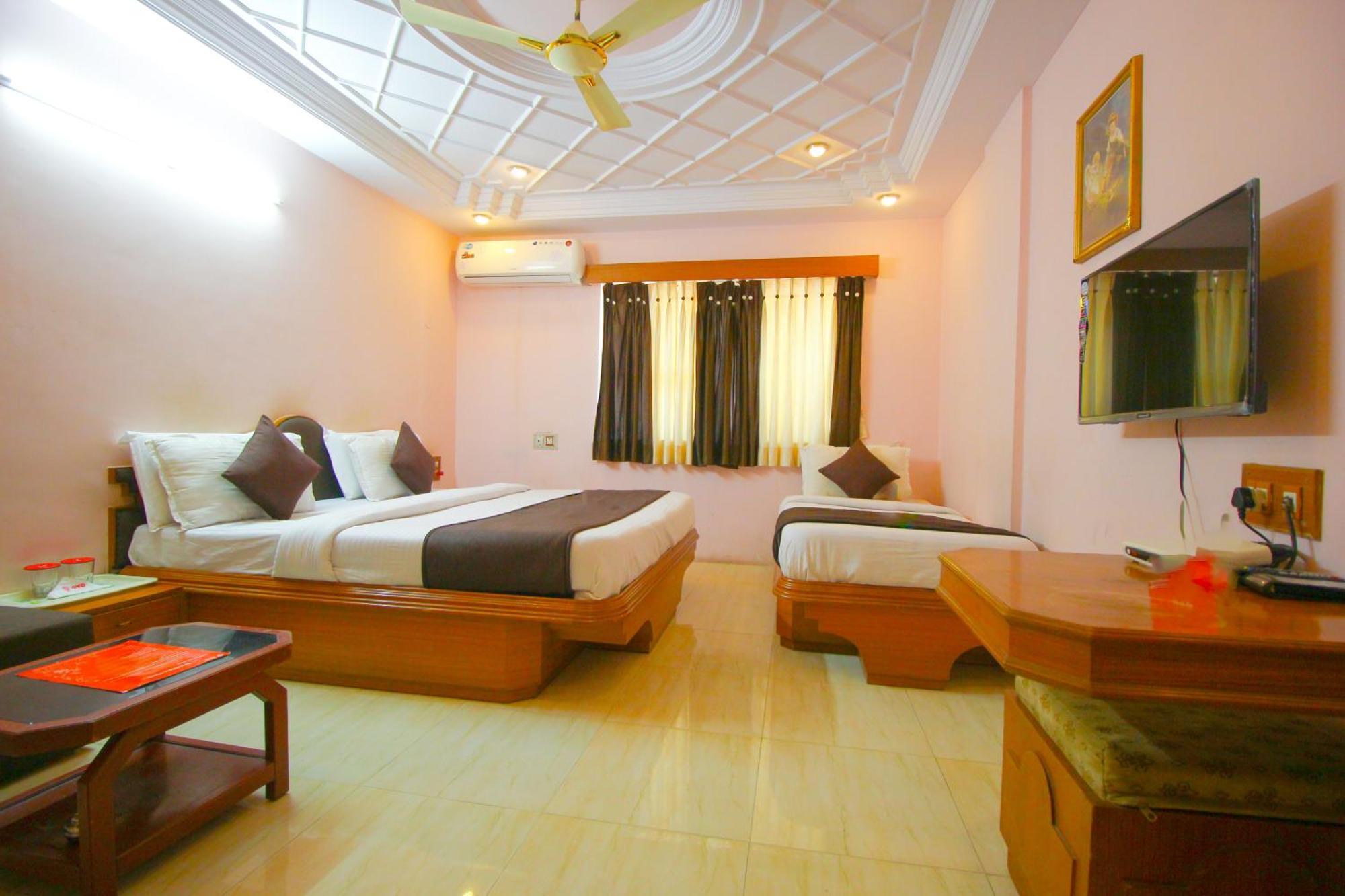 Hotel Upasana Rajkot Εξωτερικό φωτογραφία