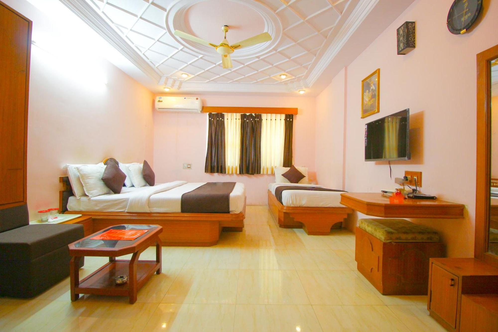 Hotel Upasana Rajkot Εξωτερικό φωτογραφία