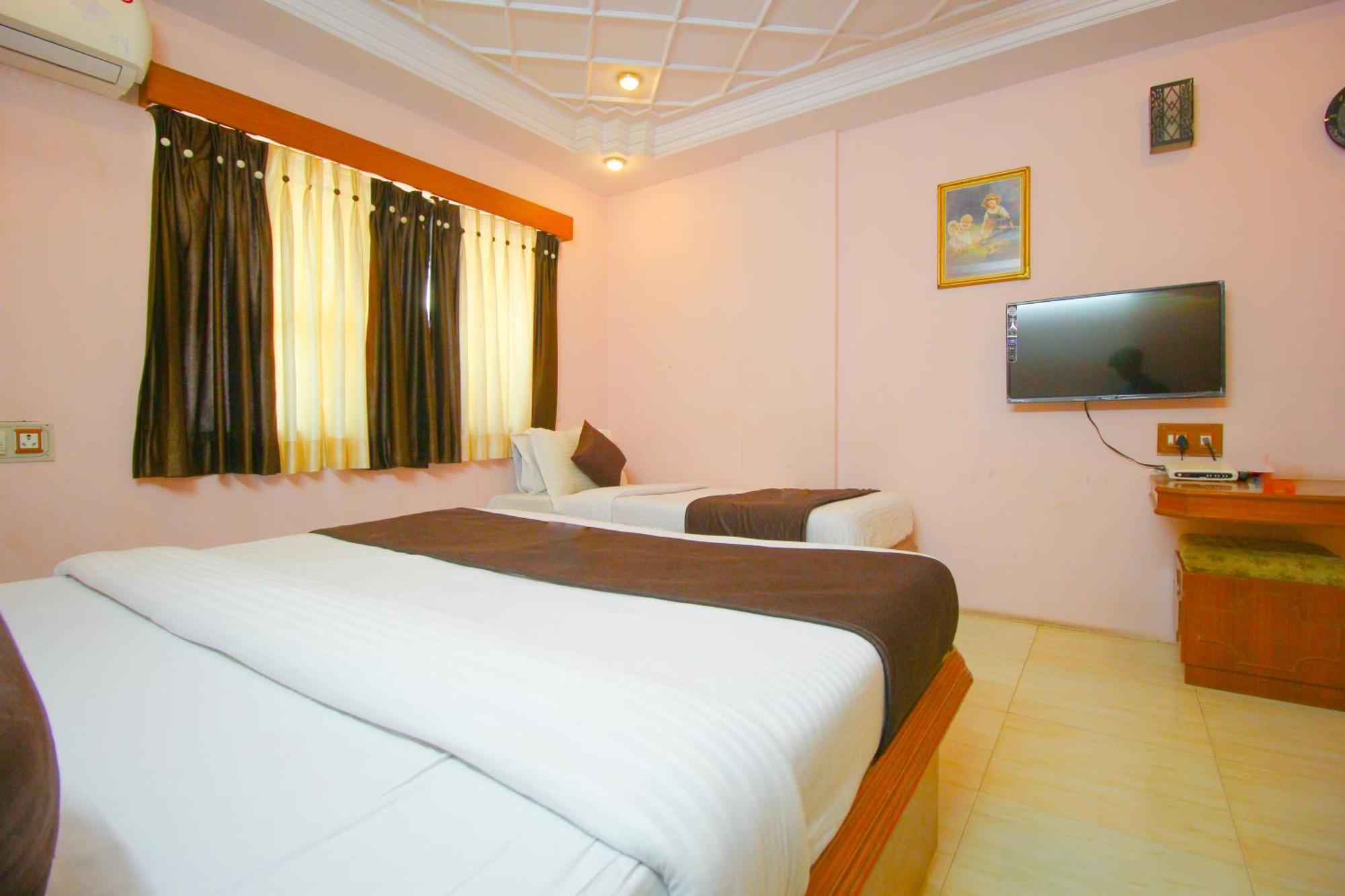 Hotel Upasana Rajkot Εξωτερικό φωτογραφία