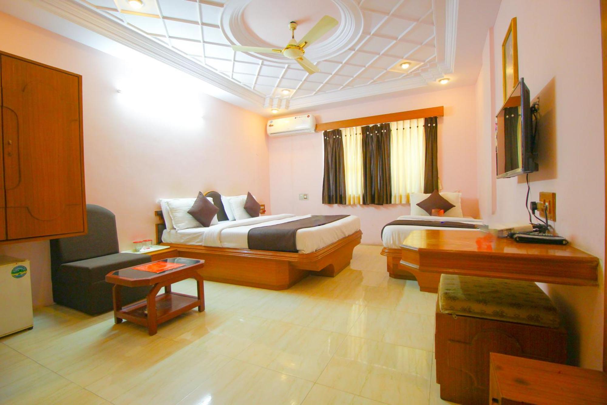 Hotel Upasana Rajkot Εξωτερικό φωτογραφία